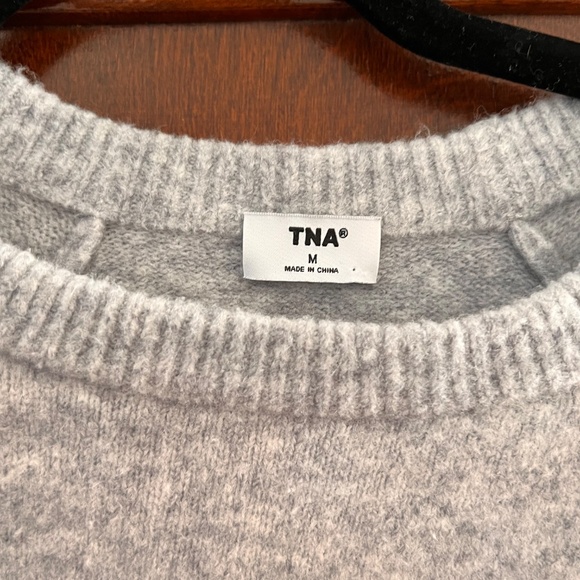 Aritzia TNA Light Grey Sweater Size Medium Good Condition - Picture 3 of 5